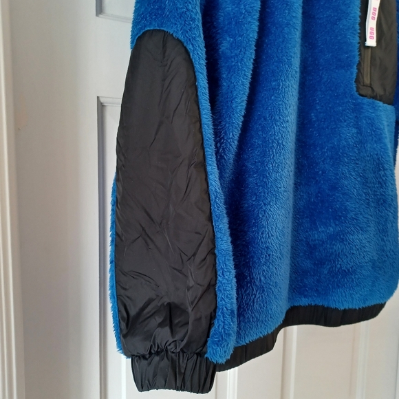 NWT - UGG NIKO SHERPA CREWNECK - Picture 4 of 7